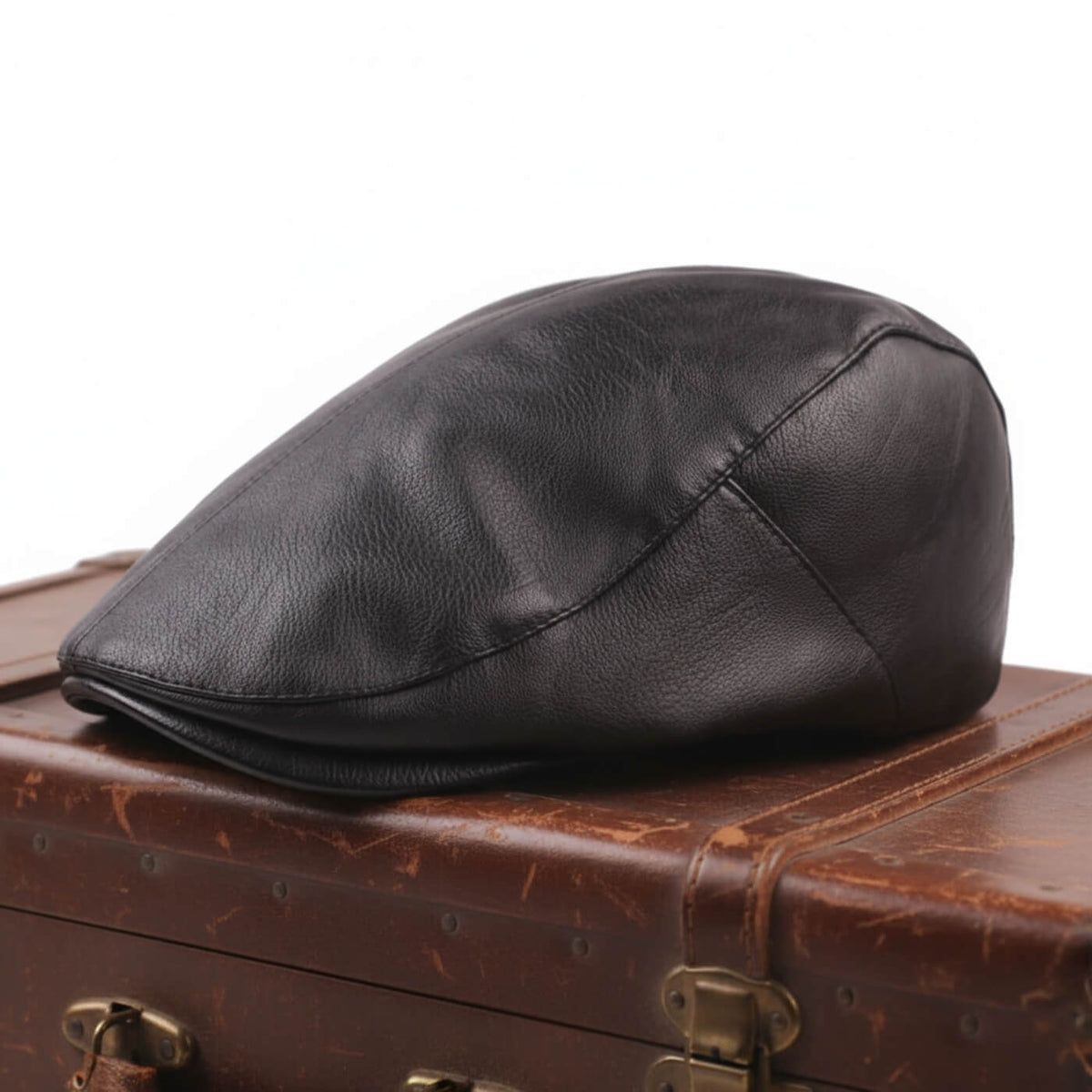 Schiebermütze aus Leder — WOLGAST